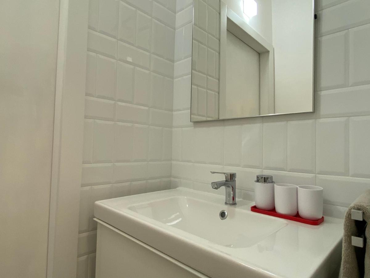 My Red At Milano Mind Apartment Pero Luaran gambar