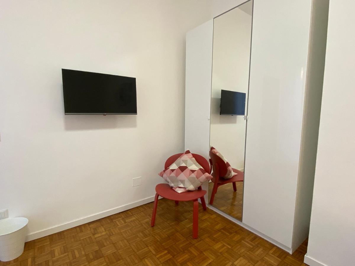 My Red At Milano Mind Apartment Pero Luaran gambar